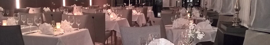 KU'KO Restaurant gedeckte Tische